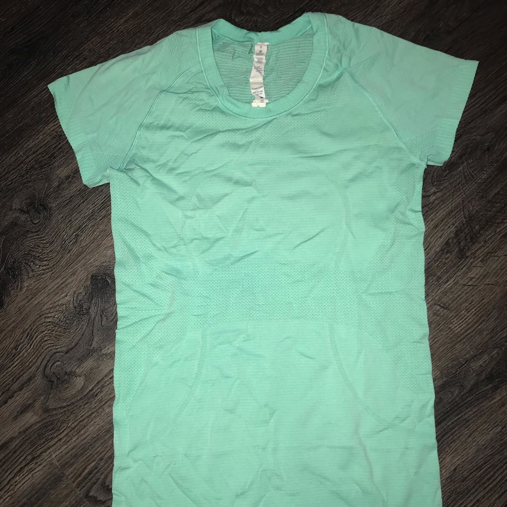 Lululemon Swiftly Tech T shirt - size 6
